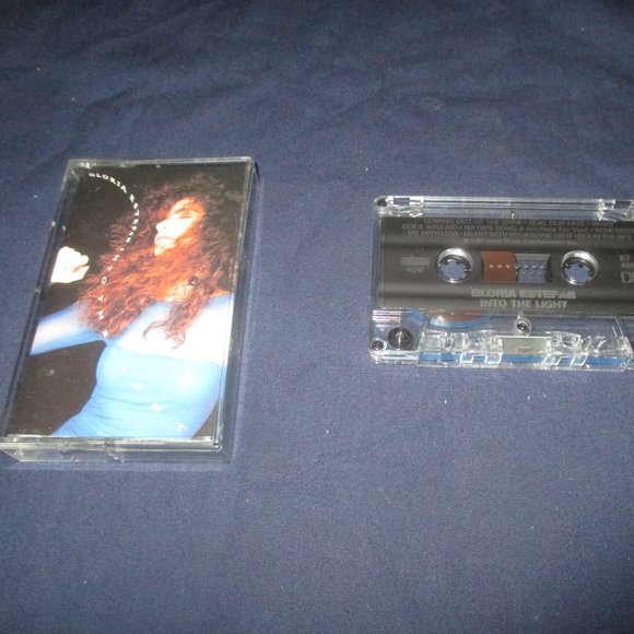 Gloria Estefan - Into the Light on cassette (Atlantic Records Canada, 1991) - Picture 1 of 2
